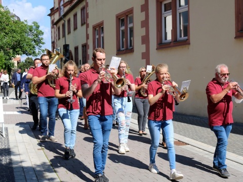 zum Vergrößern klicken